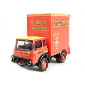 HORNBY R7040 BIG TOP CIRCUS GIRAFFE BOX  