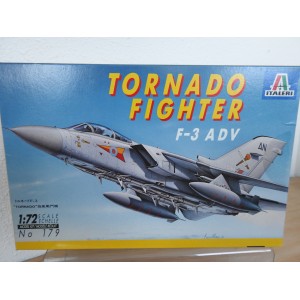 ITALERI 179 TORNADO FIGHTER VLIEGTUIG