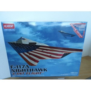 ACADEMY 12219 F-117A NIGHTHAWK VLIEGTUIG